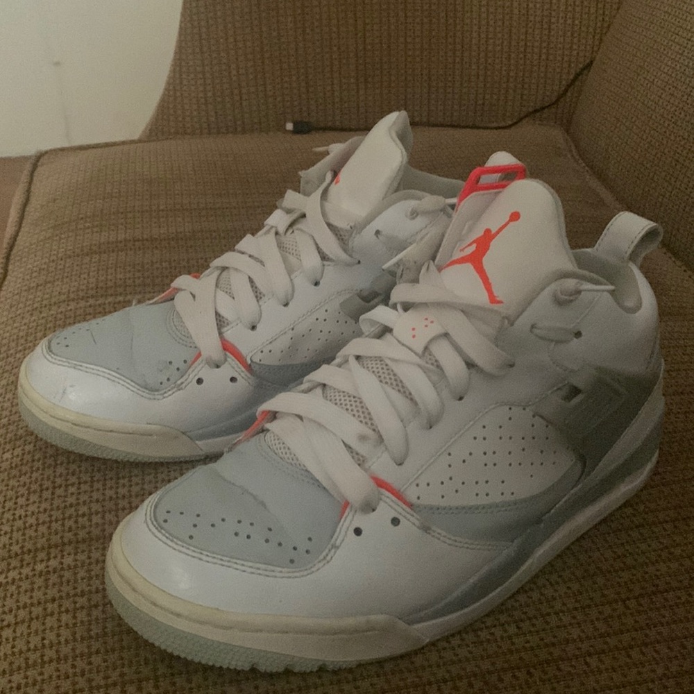 Air Jordan Flight 45s - White Infrared - Pure Platinum - Wolf Grey Men’s Size 9